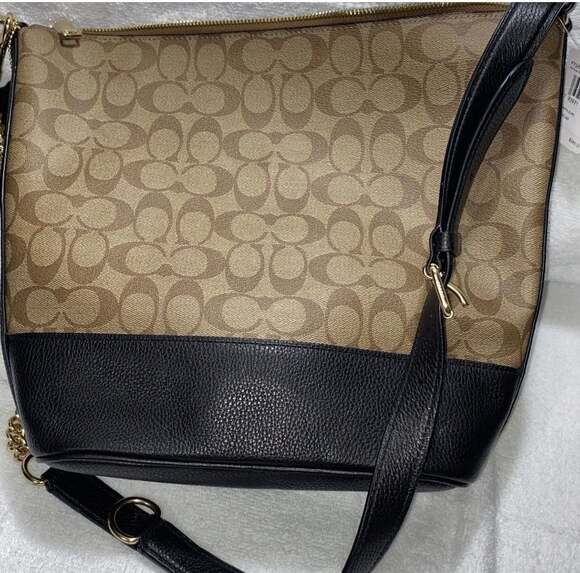 Authentic Coach Paxton Duffle bag in Signature Canvas - Picture 8 of 8